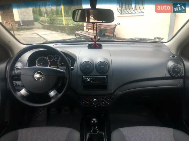 Красный Шевроле Авео, объемом двигателя 1.5 л и пробегом 52 тыс. км за 5400 $, фото 13 на Automoto.ua