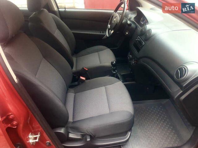 Красный Шевроле Авео, объемом двигателя 1.5 л и пробегом 52 тыс. км за 5400 $, фото 7 на Automoto.ua