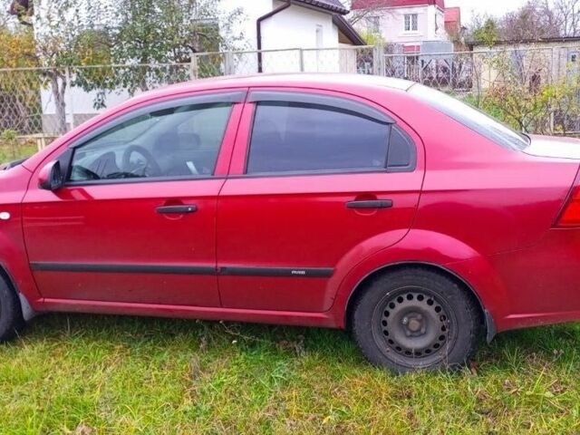 Красный Шевроле Авео, объемом двигателя 1.5 л и пробегом 217 тыс. км за 4500 $, фото 3 на Automoto.ua