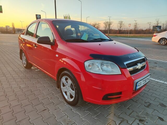Красный Шевроле Авео, объемом двигателя 1.2 л и пробегом 250 тыс. км за 3560 $, фото 2 на Automoto.ua