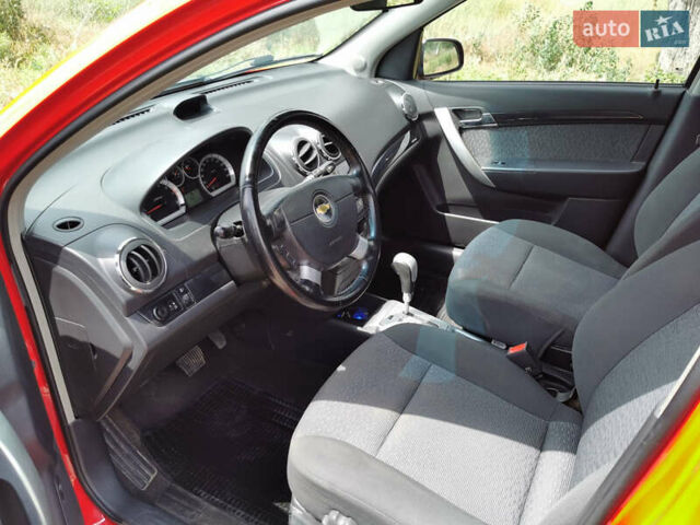 Красный Шевроле Авео, объемом двигателя 1.4 л и пробегом 171 тыс. км за 5900 $, фото 8 на Automoto.ua