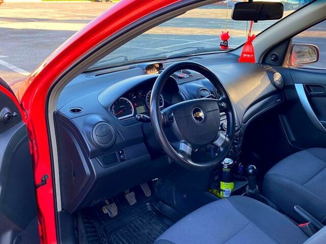 Червоний Шевроле Авео, об'ємом двигуна 1.2 л та пробігом 216 тис. км за 3500 $, фото 4 на Automoto.ua