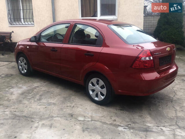 Красный Шевроле Авео, объемом двигателя 1.5 л и пробегом 52 тыс. км за 5400 $, фото 1 на Automoto.ua