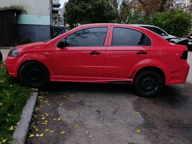 Красный Шевроле Авео, объемом двигателя 1.5 л и пробегом 331 тыс. км за 2700 $, фото 3 на Automoto.ua