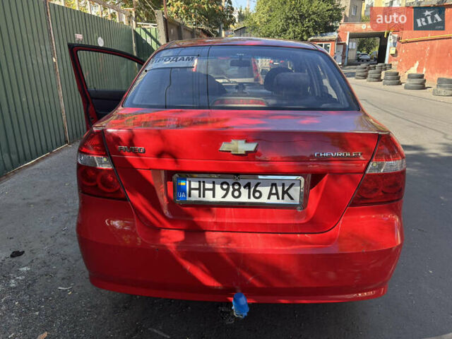 Красный Шевроле Авео, объемом двигателя 1.5 л и пробегом 250 тыс. км за 3400 $, фото 2 на Automoto.ua