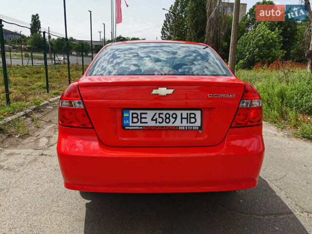 Красный Шевроле Авео, объемом двигателя 1.4 л и пробегом 171 тыс. км за 5900 $, фото 4 на Automoto.ua
