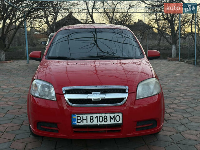 Красный Шевроле Авео, объемом двигателя 1.5 л и пробегом 240 тыс. км за 3900 $, фото 2 на Automoto.ua