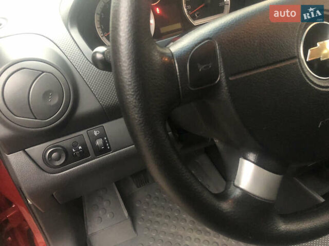 Красный Шевроле Авео, объемом двигателя 1.5 л и пробегом 52 тыс. км за 5400 $, фото 11 на Automoto.ua