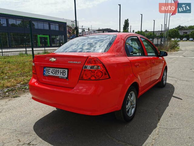 Красный Шевроле Авео, объемом двигателя 1.4 л и пробегом 171 тыс. км за 5900 $, фото 3 на Automoto.ua