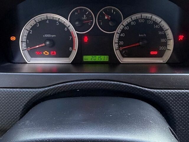 Червоний Шевроле Авео, об'ємом двигуна 1.5 л та пробігом 200 тис. км за 4750 $, фото 23 на Automoto.ua