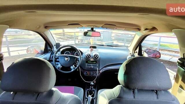 Красный Шевроле Авео, объемом двигателя 1.4 л и пробегом 202 тыс. км за 3600 $, фото 16 на Automoto.ua