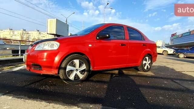 Красный Шевроле Авео, объемом двигателя 1.4 л и пробегом 202 тыс. км за 3600 $, фото 2 на Automoto.ua