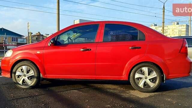 Красный Шевроле Авео, объемом двигателя 1.4 л и пробегом 202 тыс. км за 3600 $, фото 7 на Automoto.ua