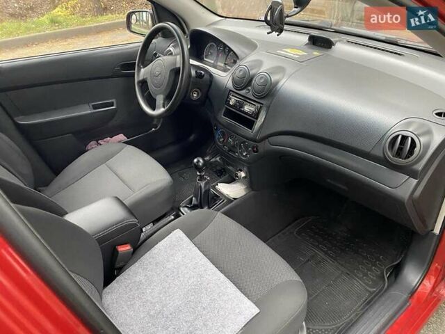 Червоний Шевроле Авео, об'ємом двигуна 1.5 л та пробігом 123 тис. км за 5500 $, фото 11 на Automoto.ua