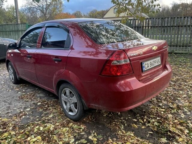 Красный Шевроле Авео, объемом двигателя 1.5 л и пробегом 270 тыс. км за 5500 $, фото 3 на Automoto.ua