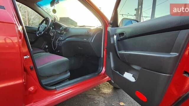 Красный Шевроле Авео, объемом двигателя 1.4 л и пробегом 202 тыс. км за 3600 $, фото 15 на Automoto.ua