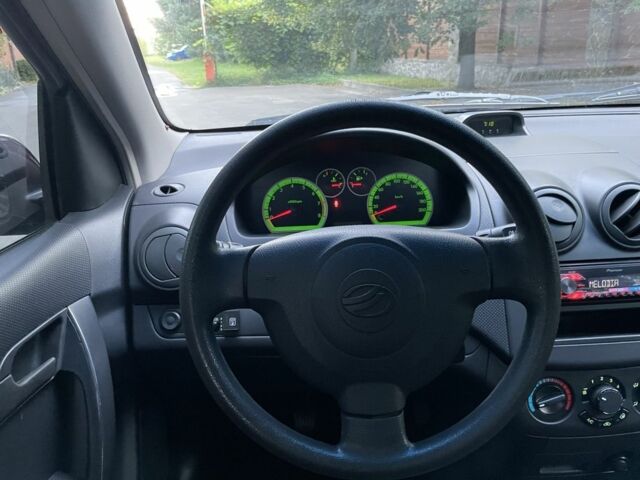 Шевроле Авео 2013 в Броварах на Automoto.ua Красный Шевроле Авео, объемом двигателя 1.5 л и пробегом 76 тыс. км за 4300 $, фото 17 на Automoto.ua