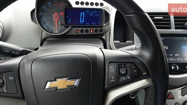 Красный Шевроле Авео, объемом двигателя 1.6 л и пробегом 98 тыс. км за 7200 $, фото 10 на Automoto.ua