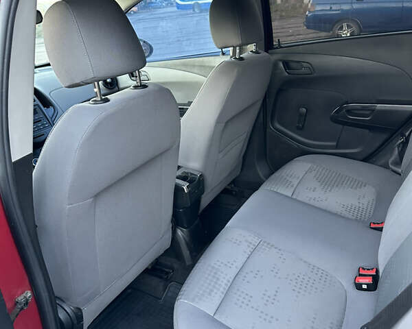 Червоний Шевроле Авео, об'ємом двигуна 1.4 л та пробігом 116 тис. км за 5500 $, фото 9 на Automoto.ua