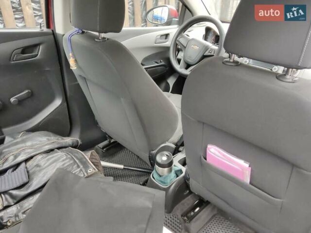 Красный Шевроле Авео, объемом двигателя 1.4 л и пробегом 83 тыс. км за 6600 $, фото 3 на Automoto.ua