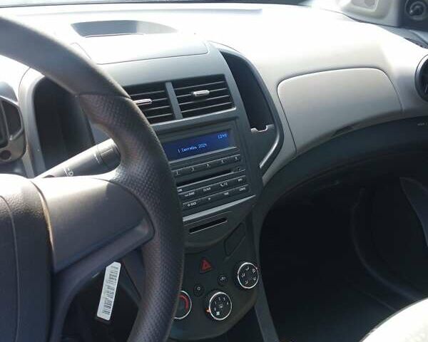 Красный Шевроле Авео, объемом двигателя 1.4 л и пробегом 61 тыс. км за 7300 $, фото 6 на Automoto.ua