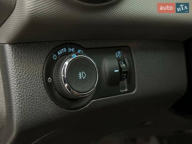 Червоний Шевроле Авео, об'ємом двигуна 1.36 л та пробігом 154 тис. км за 6490 $, фото 29 на Automoto.ua