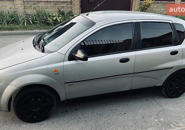 Шевроле Авео, об'ємом двигуна 1.2 л та пробігом 240 тис. км за 2200 $, фото 3 на Automoto.ua