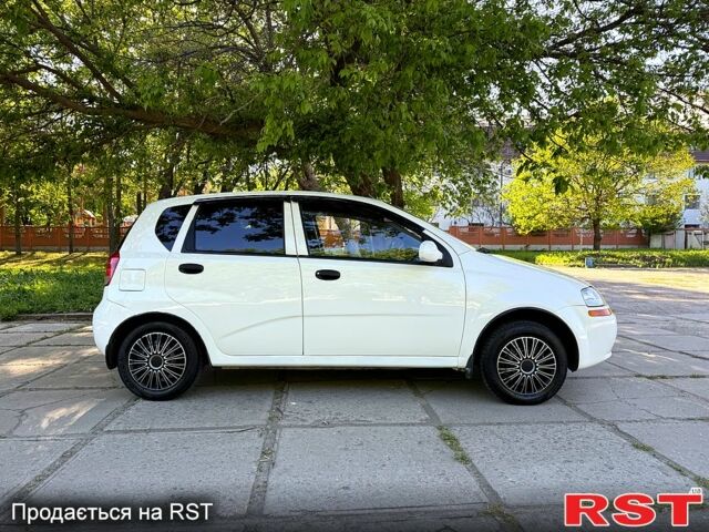 Шевроле Авео, объемом двигателя 1.5 л и пробегом 254 тыс. км за 3300 $, фото 1 на Automoto.ua
