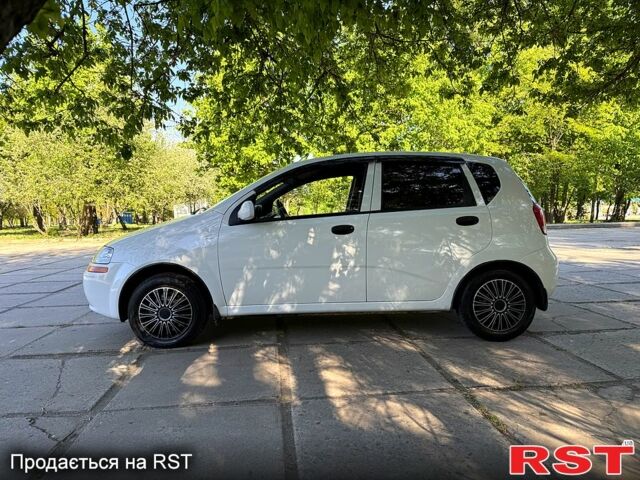 Шевроле Авео, объемом двигателя 1.5 л и пробегом 254 тыс. км за 3300 $, фото 2 на Automoto.ua
