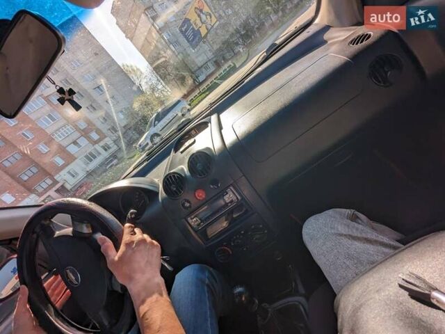 Шевроле Авео, об'ємом двигуна 1.5 л та пробігом 170 тис. км за 3400 $, фото 8 на Automoto.ua