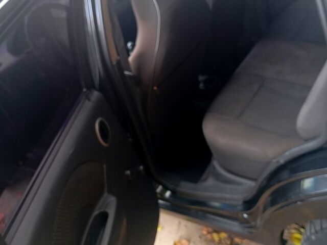 Шевроле Авео, объемом двигателя 1.5 л и пробегом 280 тыс. км за 2000 $, фото 3 на Automoto.ua