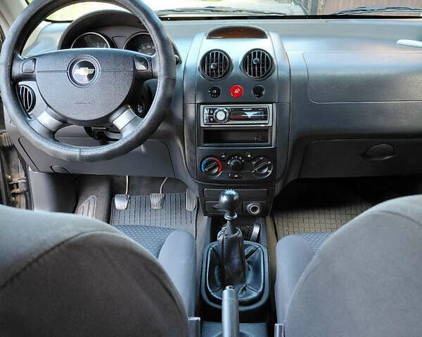 Шевроле Авео, объемом двигателя 1.5 л и пробегом 180 тыс. км за 3000 $, фото 12 на Automoto.ua