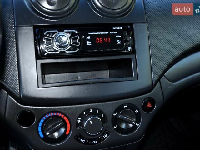 Шевроле Авео, объемом двигателя 1.5 л и пробегом 138 тыс. км за 3500 $, фото 24 на Automoto.ua