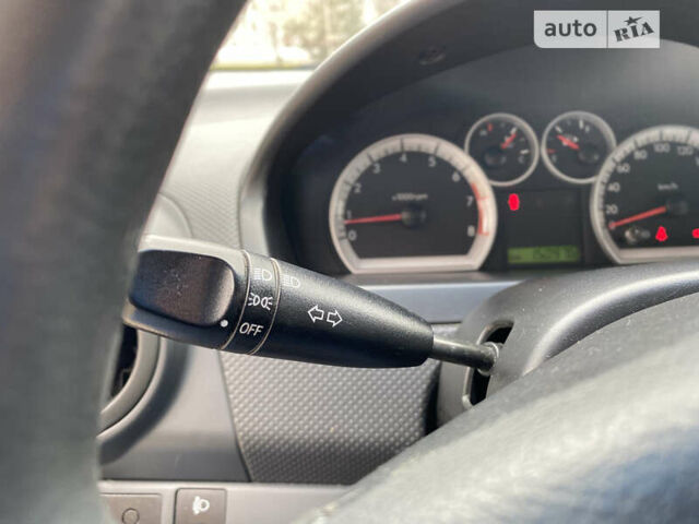 Шевроле Авео, об'ємом двигуна 1.5 л та пробігом 151 тис. км за 4200 $, фото 14 на Automoto.ua