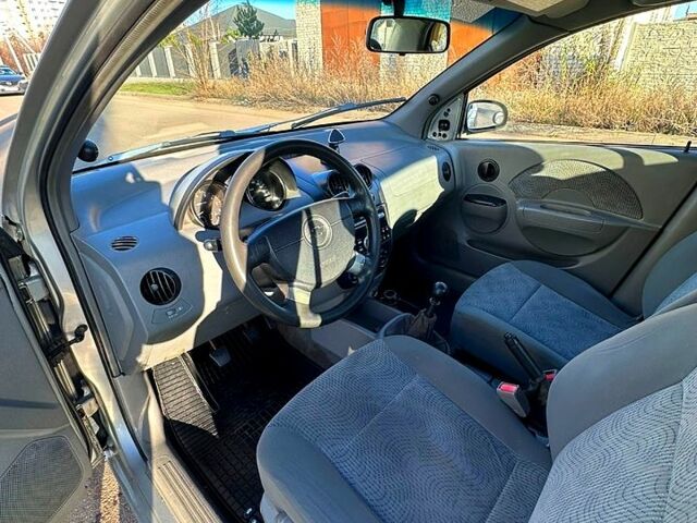 Шевроле Авео, объемом двигателя 1.5 л и пробегом 250 тыс. км за 2100 $, фото 7 на Automoto.ua