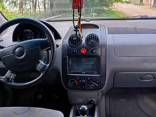 Шевроле Авео, об'ємом двигуна 1.5 л та пробігом 170 тис. км за 2300 $, фото 9 на Automoto.ua