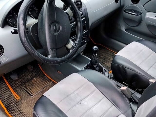 Шевроле Авео, об'ємом двигуна 1.5 л та пробігом 280 тис. км за 2300 $, фото 6 на Automoto.ua