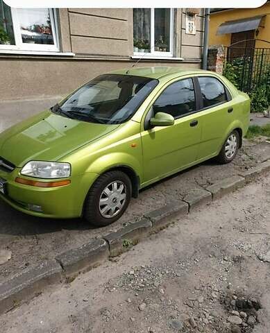 Шевроле Авео, об'ємом двигуна 1.5 л та пробігом 240 тис. км за 3200 $, фото 2 на Automoto.ua