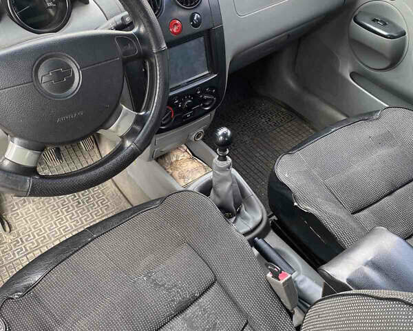 Шевроле Авео, объемом двигателя 1.5 л и пробегом 289 тыс. км за 2800 $, фото 4 на Automoto.ua