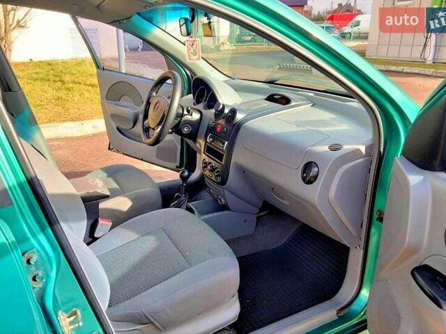 Шевроле Авео, об'ємом двигуна 1.5 л та пробігом 217 тис. км за 2200 $, фото 6 на Automoto.ua