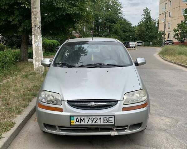 Шевроле Авео, объемом двигателя 1.5 л и пробегом 310 тыс. км за 2400 $, фото 2 на Automoto.ua