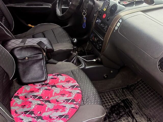 Шевроле Авео, объемом двигателя 1.5 л и пробегом 349 тыс. км за 2350 $, фото 1 на Automoto.ua