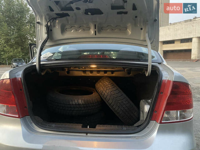 Шевроле Авео, объемом двигателя 1.5 л и пробегом 180 тыс. км за 3650 $, фото 12 на Automoto.ua