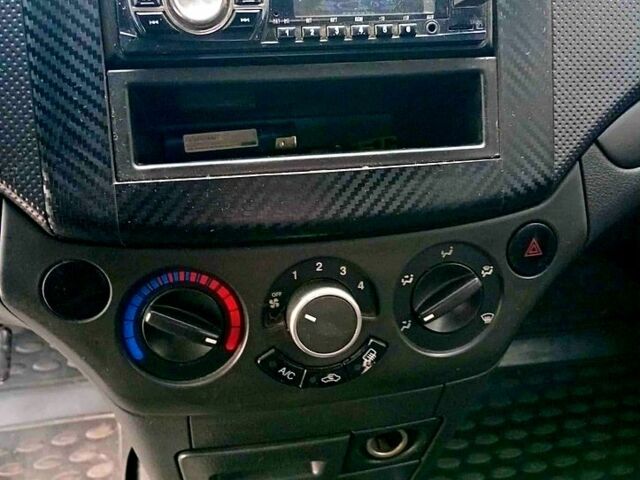 Шевроле Авео, объемом двигателя 1.5 л и пробегом 260 тыс. км за 3100 $, фото 7 на Automoto.ua