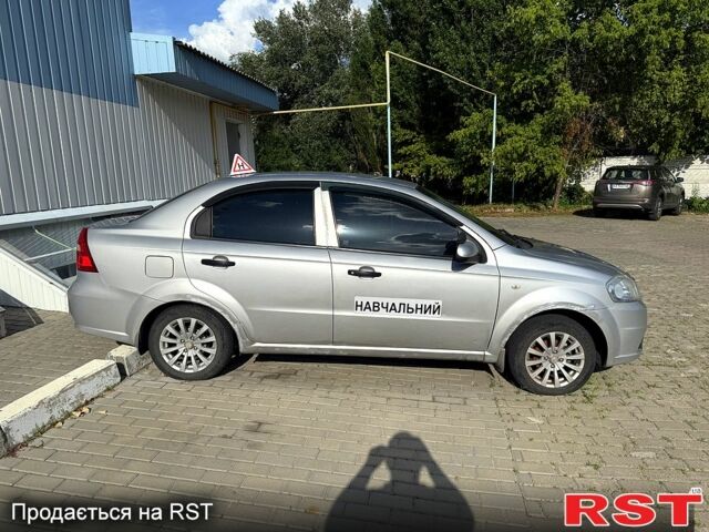 Шевроле Авео, объемом двигателя 1.5 л и пробегом 295 тыс. км за 3200 $, фото 1 на Automoto.ua