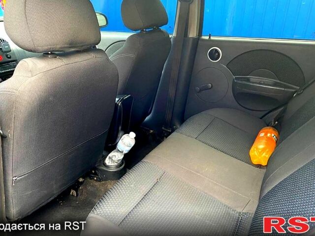 Шевроле Авео, об'ємом двигуна 1.5 л та пробігом 215 тис. км за 3500 $, фото 2 на Automoto.ua