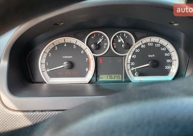 Шевроле Авео, объемом двигателя 1.6 л и пробегом 177 тыс. км за 5550 $, фото 4 на Automoto.ua