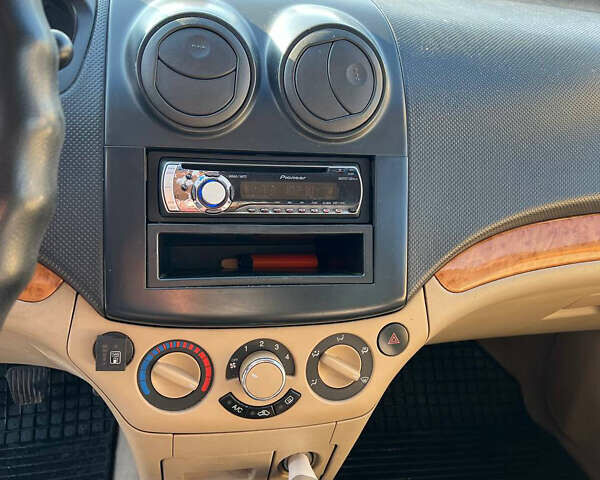 Шевроле Авео, об'ємом двигуна 1.6 л та пробігом 147 тис. км за 3900 $, фото 3 на Automoto.ua