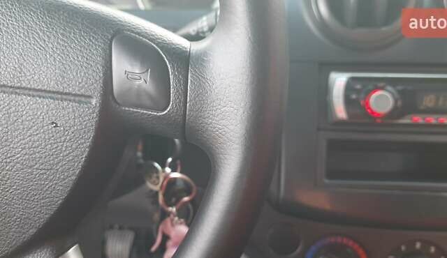 Шевроле Авео, об'ємом двигуна 1.5 л та пробігом 197 тис. км за 2650 $, фото 15 на Automoto.ua