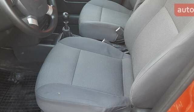 Шевроле Авео, об'ємом двигуна 1.5 л та пробігом 197 тис. км за 2650 $, фото 9 на Automoto.ua